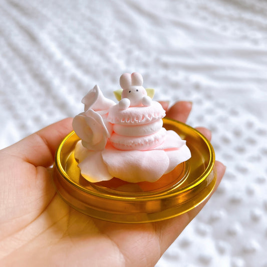 Single bunny clay globe